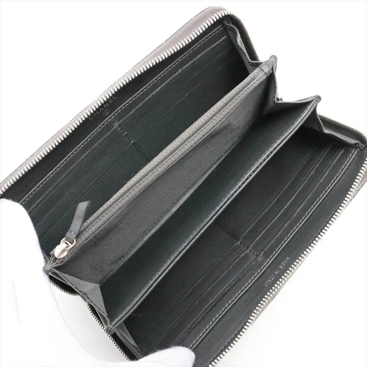 Chanel Camelia  Round  Wallet Stands Gr Silver Gold