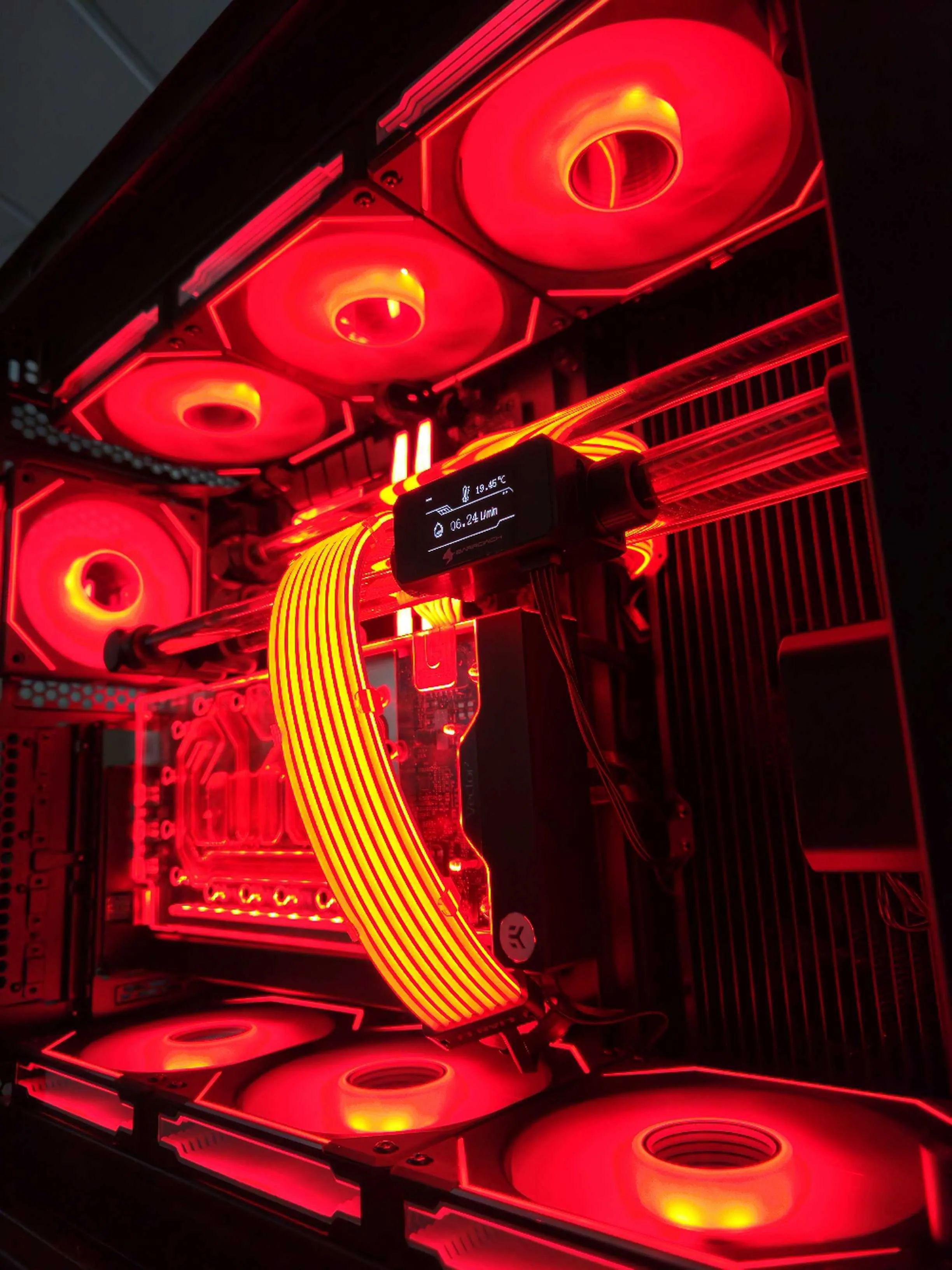 DCG Liquid - Ryzen 9 7900X3D, 32GB DDR5, RTX 4090 24GB, 2TB SSD, AMD Liquid Cooled Gaming PC