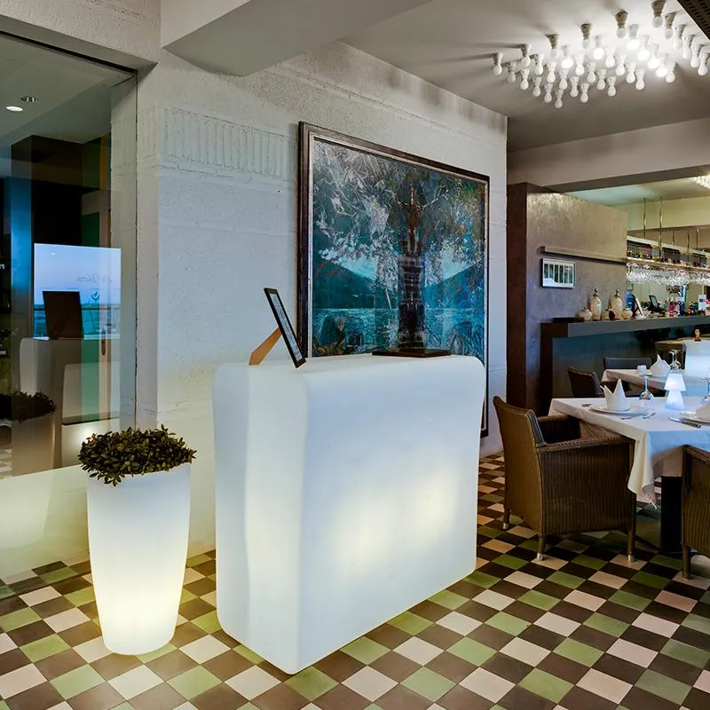 Illuminated straight bar Creta 120 cm.