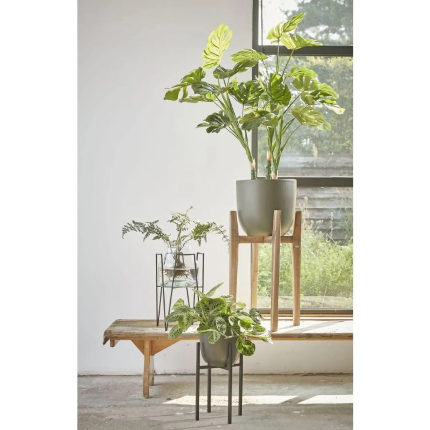 Mica Decorations 20.5cm Black Ascot Plant Stand
