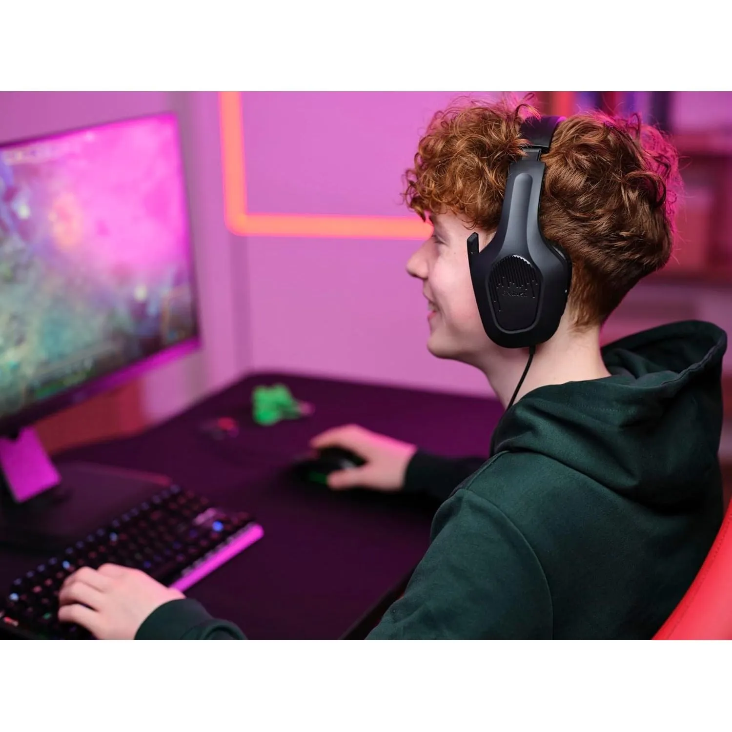 Trust Gaming GXT 415 Zirox Lightweight Over-Ear Gaming Headset - 50mm Drivers, Foldaway Microphone, 3.5mm Jack, 2m Cable, Compatible with PC, Xbox, PS4/PS5, Switch, Mobile - Black